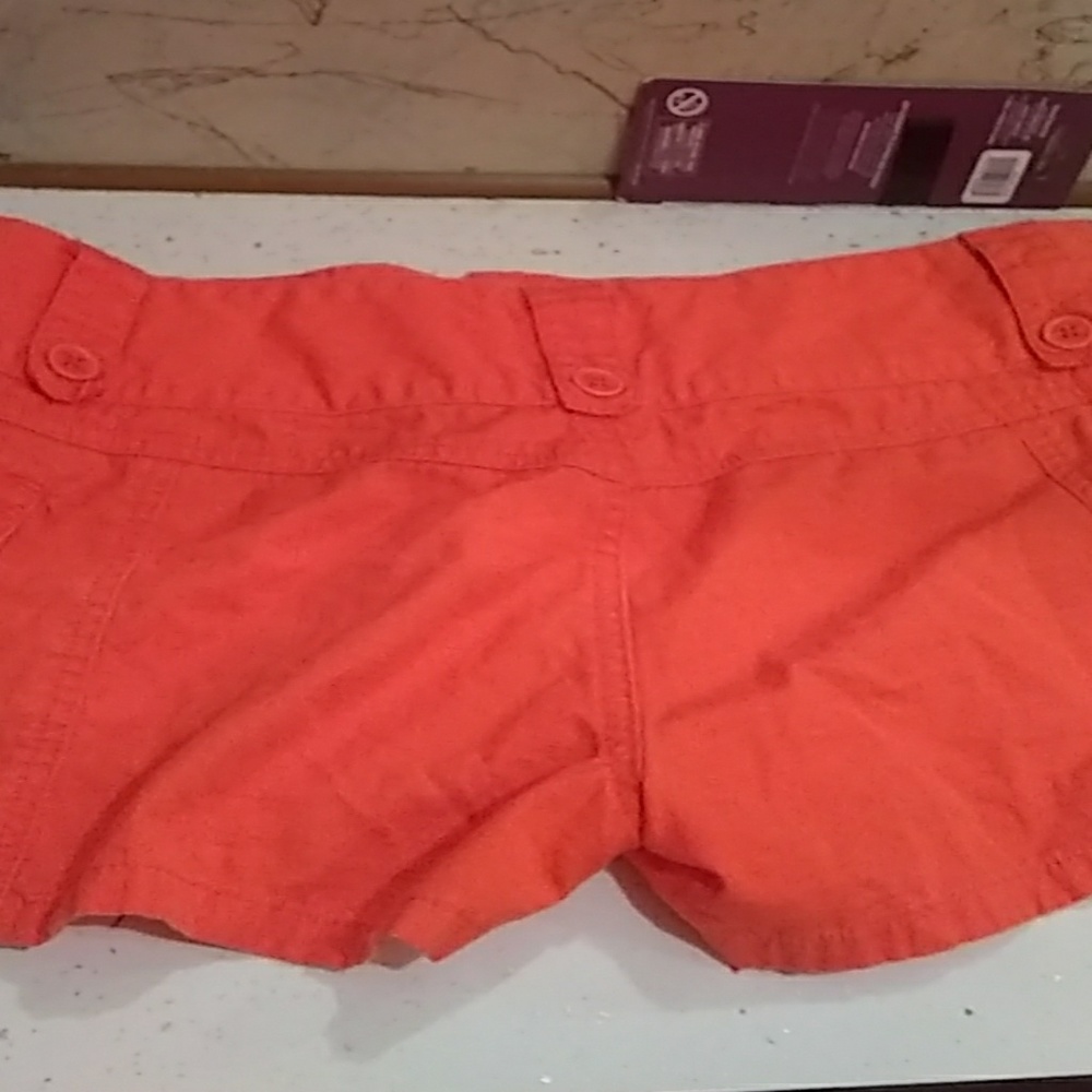 Shorts - Picture 3 of 3